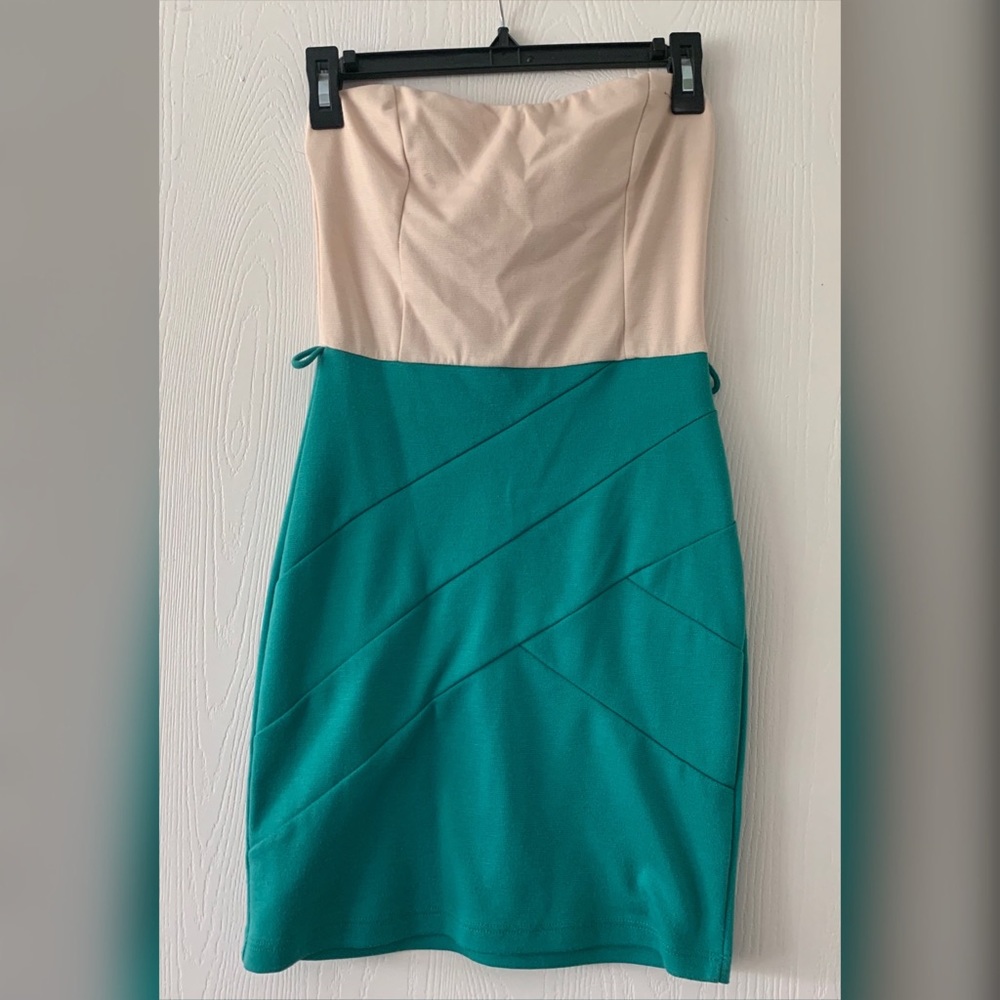 Strapless cute dress